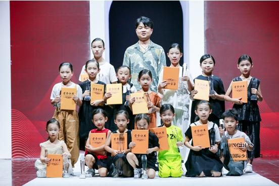 �й�ƽ��ǩԼģ�ش���ȫ���ܾ�����2020�������ٶ�ʱװ���չ�